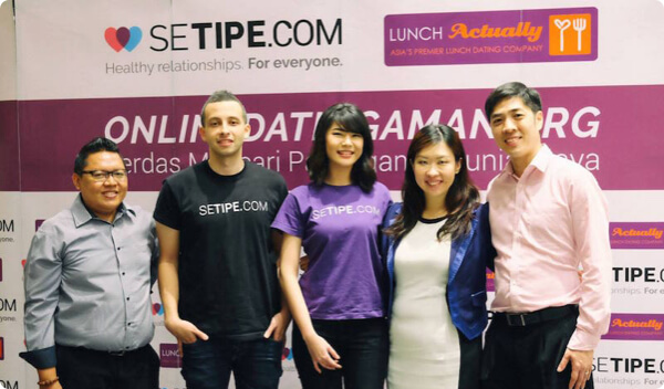 Matchmaking agency Lunch Actually co-founders Violet Lim and Jamie Lee with Setipe co-founder Razi Thalib and executives Rindra Satriya and Andrea Gunawan at a press event